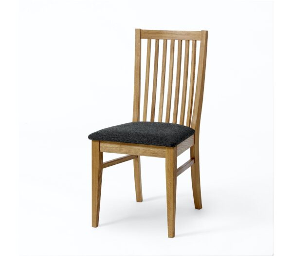 EKLIDEN, Spisebordsstol, Massiv egetræ, Stof by Torkelson (H: 104 cm. x B: 47 cm. x L: 66 cm., Oileret/Sort)